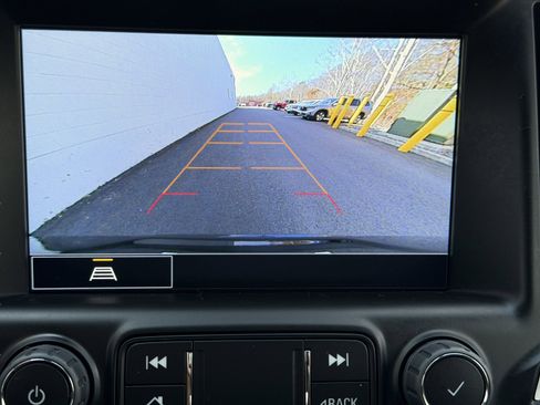 Used 2024 GMC Terrain SLT w/ Infotainment Package II AWD/4WD image 5