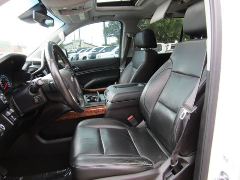 Used 2016 Chevrolet Suburban LTZ RWD image 9