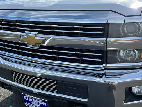 Used 2015 Chevrolet Silverado 2500 LT w/ LT Convenience Package image 10
