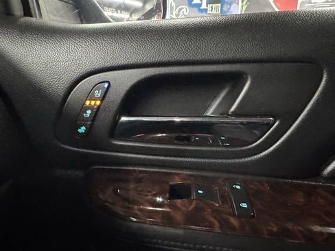 Used 2014 GMC Yukon Denali image 37