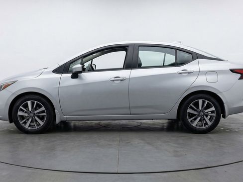Used 2025 Nissan Versa SV image 5