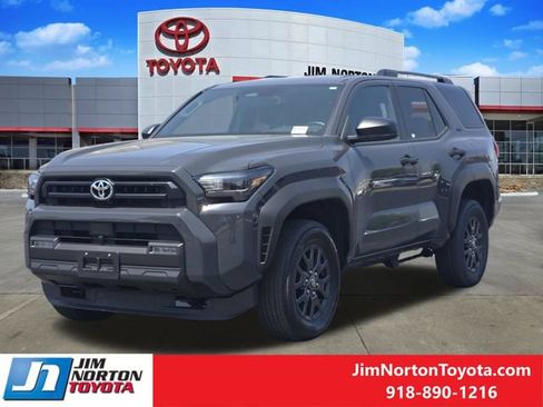Used 2025 Toyota 4Runner SR5 AWD/4WD image 3