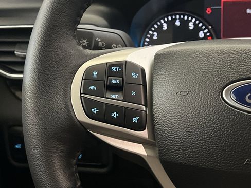 Used 2024 Ford Explorer Limited w/ Limited Technology Package AWD/4WD image 37