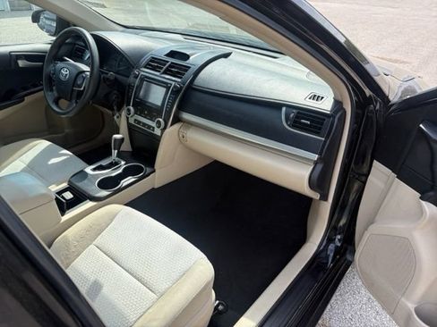 Used 2012 Toyota Camry LE FWD image 24