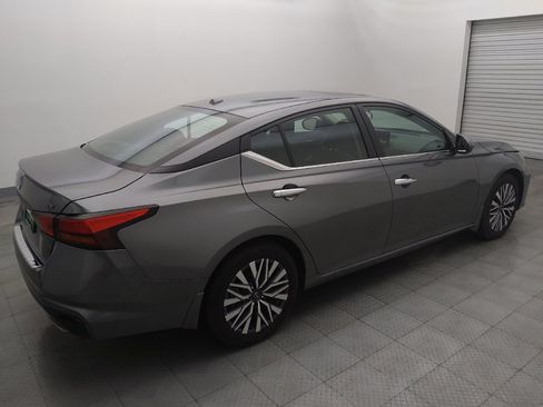 Used 2023 Nissan Altima 2.5 SV w/ SV Premium Package FWD image 10