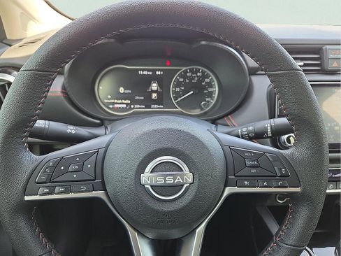 Used 2025 Nissan Versa SR w/ Trunk Package image 24