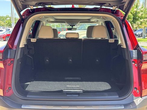 Used 2021 Nissan Rogue SL w/ Premium Package FWD image 5