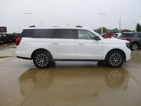 Used 2025 Ford Expedition Max Platinum AWD/4WD image 6