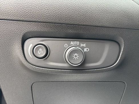 Used 2024 Buick Encore GX Avenir w/ Avenir Convenience Package AWD/4WD image 18
