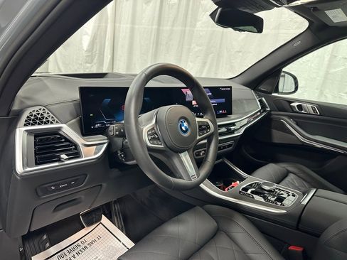 Used 2026 BMW X5 xDrive50e image 15
