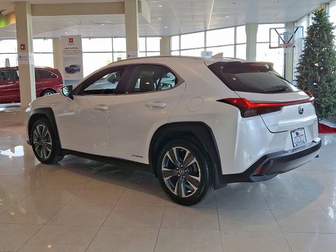 Used 2021 Lexus UX 250h w/ Premium Package image 5