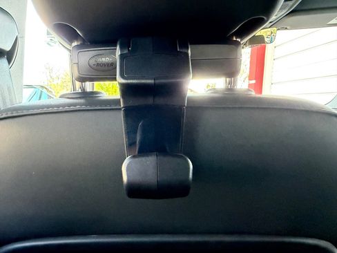 New 2026 Land Rover Defender 130 X-Dynamic SE image 26