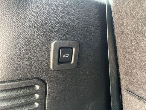 Used 2017 Lincoln Navigator Reserve image 21