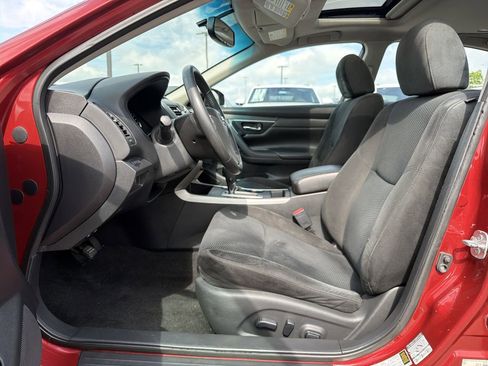 Used 2015 Nissan Altima 2.5 SV w/ Convenience Package FWD image 11