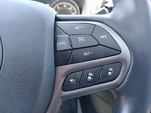 Used 2021 Jeep Cherokee Limited AWD/4WD image 22