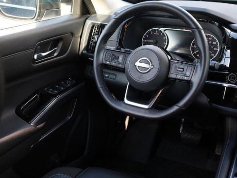 Used 2022 Nissan Pathfinder SL w/ Cargo Package AWD/4WD image 27