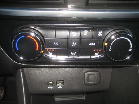 Used 2024 Buick Encore GX Sport Touring w/ Experience Buick Package image 22