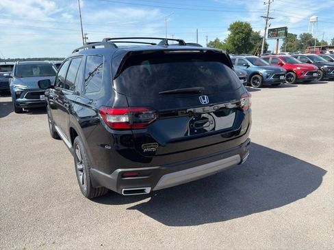 Used 2023 Honda Pilot Elite image 4