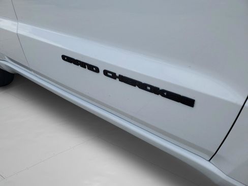 Certified 2021 Jeep Grand Cherokee Laredo X image 31