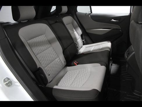 Certified 2021 Chevrolet Equinox LS AWD/4WD image 18