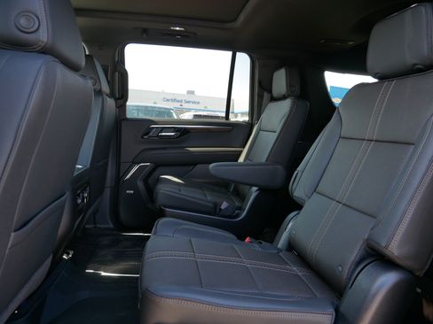 New 2026 Chevrolet Suburban High Country image 5