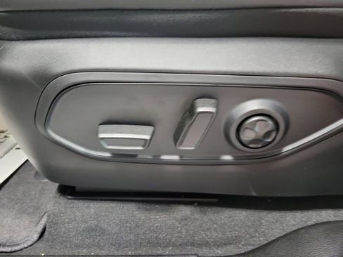 New 2025 Jeep Grand Cherokee L Limited w/ Black Appearance Package image 14