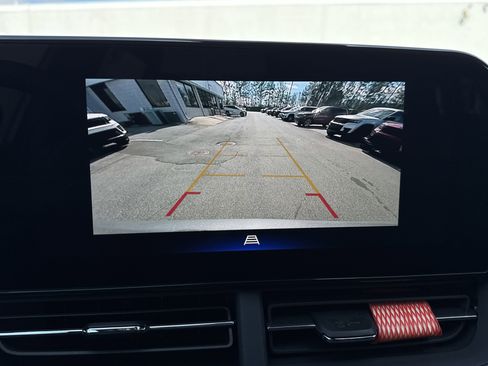 Used 2025 Chevrolet Trax RS w/ Driver Confidence Package image 33