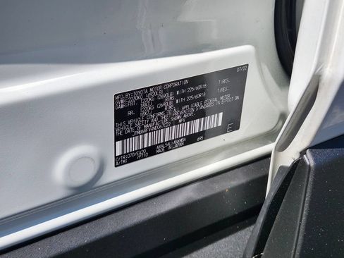 Used 2022 Toyota RAV4 XLE Premium AWD/4WD image 32