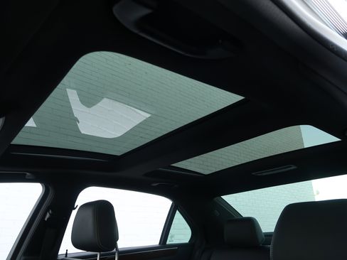 Used 2015 Mercedes-Benz E 400 4MATIC Sedan image 34