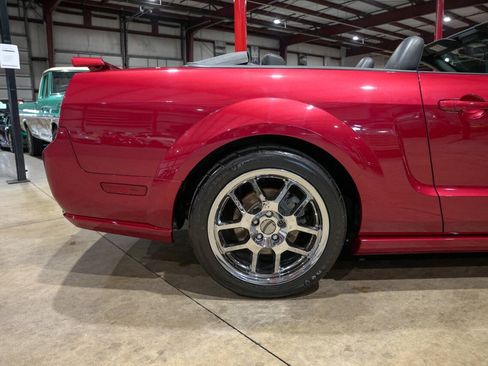 Used 2005 Ford Mustang GT Premium RWD image 9
