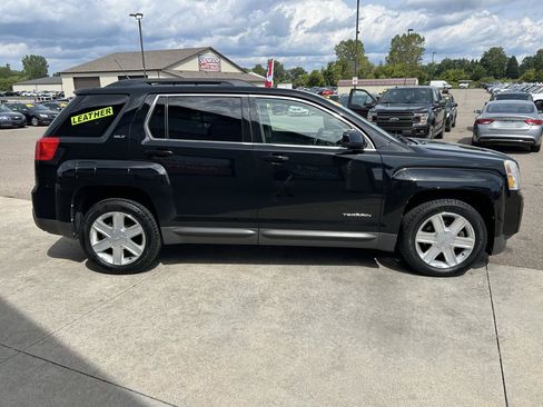 Used 2010 GMC Terrain SLT FWD image 4
