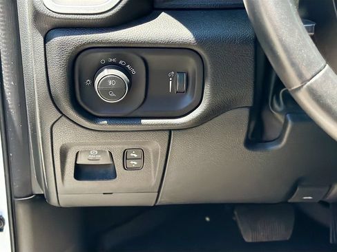 Used 2022 RAM 1500 Big Horn AWD/4WD image 10