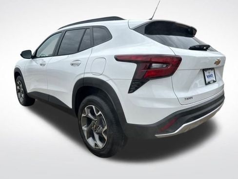 New 2026 Chevrolet Trax LT w/ LT Convenience Package image 3