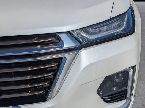 Used 2023 Chevrolet Traverse High Country image 10