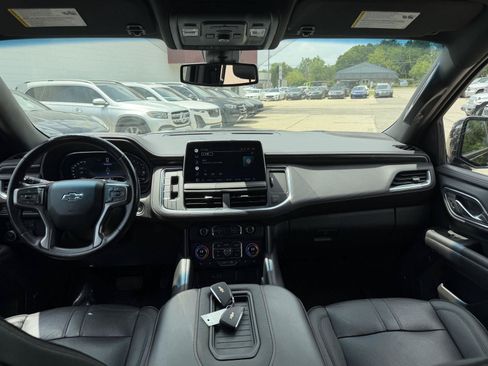 Used 2022 Chevrolet Suburban RST w/ Luxury Package AWD/4WD image 23