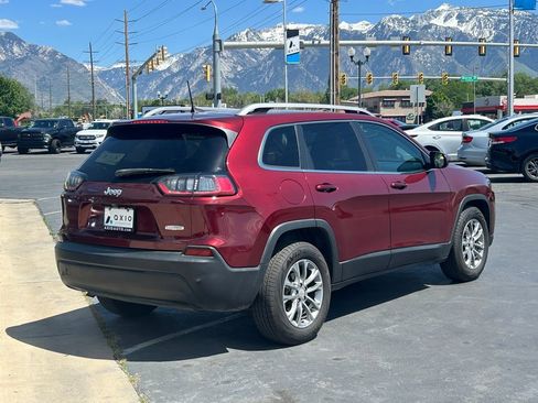 Used 2019 Jeep Cherokee Latitude Plus w/ Comfort/Convenience Group FWD image 4