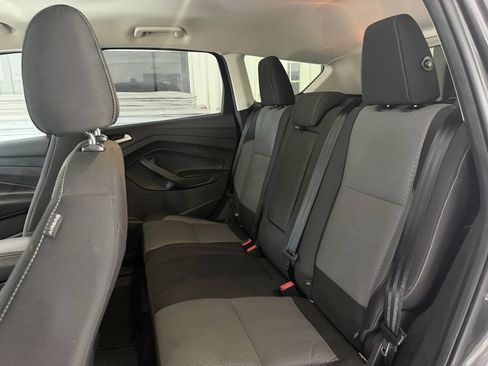Used 2017 Ford Escape SE w/ Equipment Group 201A AWD/4WD image 16