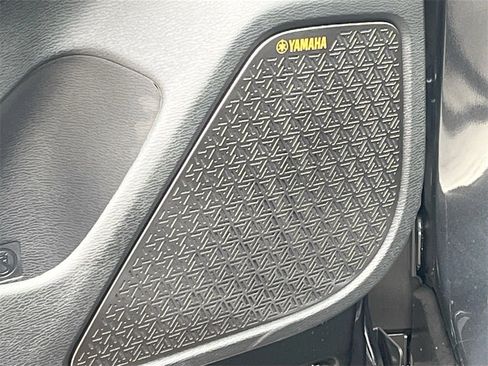 New 2025 Mitsubishi Outlander SE image 19