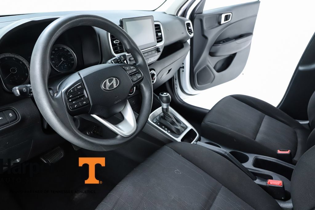 Used 2021 Hyundai Venue SE FWD image 19