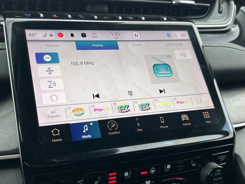 Used 2023 Jeep Grand Cherokee 4WD 4xe w/ Luxury Tech Group II image 33