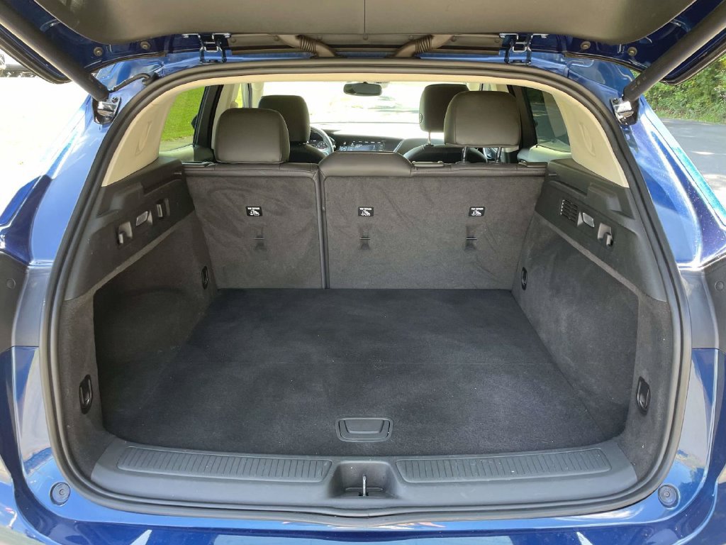 Used 2022 Buick Envision Essence w/ Safety Package FWD image 8