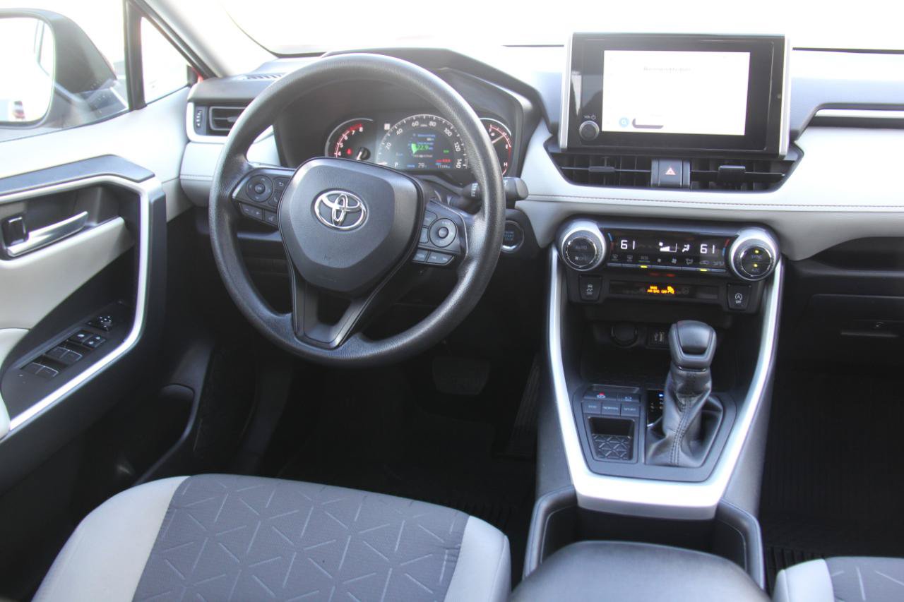 Used 2025 Toyota RAV4 XLE w/ Convenience Package FWD image 9
