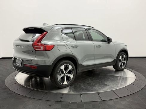 New 2026 Volvo XC40 B5 Plus w/ Protection Package Premier image 7