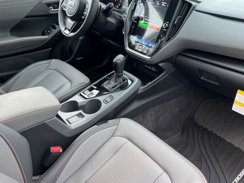 Used 2025 Subaru Crosstrek 2.5i Limited w/ Crosstrek Mirror Package image 16