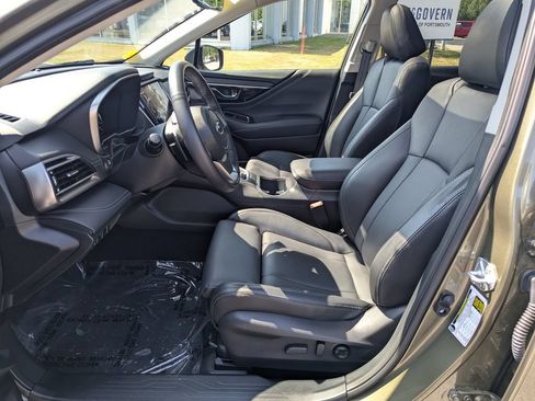 Used 2025 Subaru Outback Limited AWD/4WD image 17