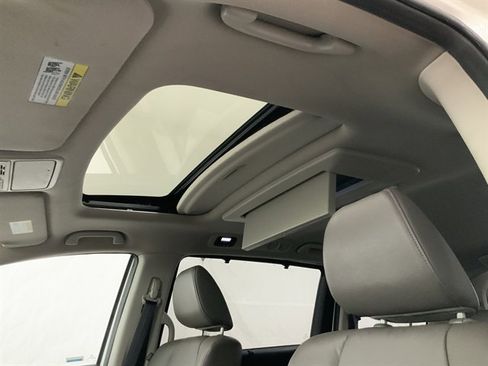 Used 2016 Honda Odyssey Touring Elite image 35