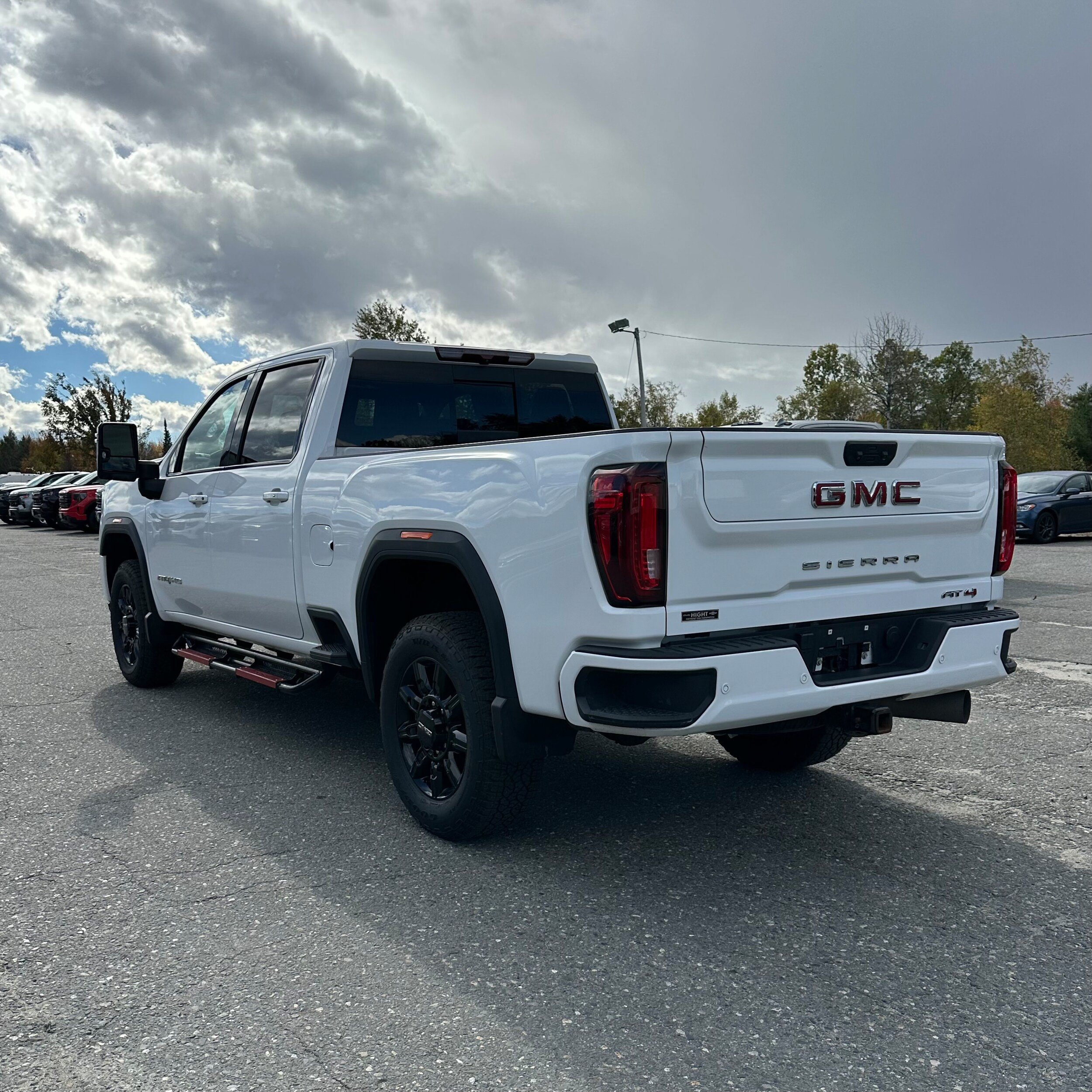 Used 2023 GMC Sierra 2500 AT4 w/ AT4 Preferred Package AWD/4WD image 5