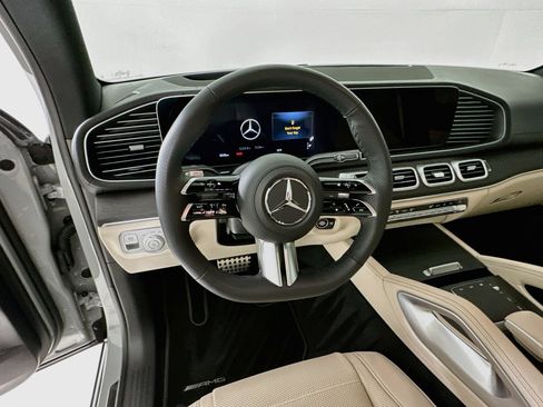 Used 2026 Mercedes-Benz GLS 580 4MATIC image 12
