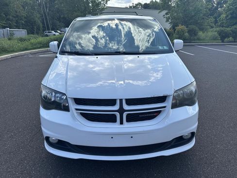 Used 2016 Dodge Grand Caravan R/T FWD image 2
