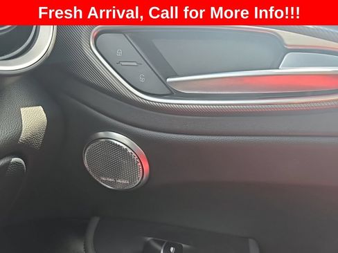 Used 2022 Alfa Romeo Giulia Veloce AWD/4WD image 24